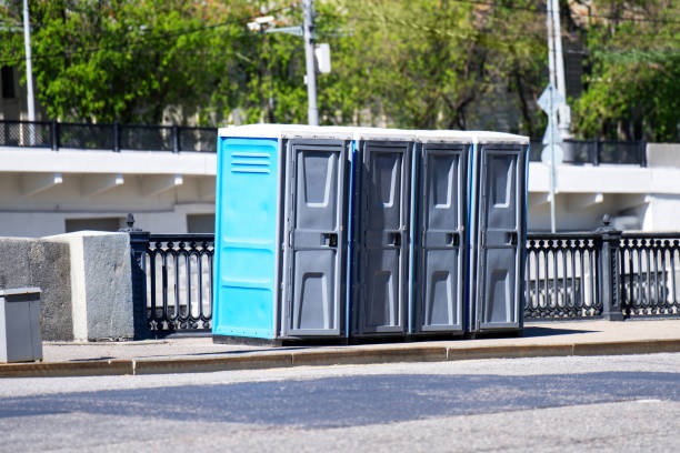 Best Portable restroom trailer rental  in Guttenberg, IA